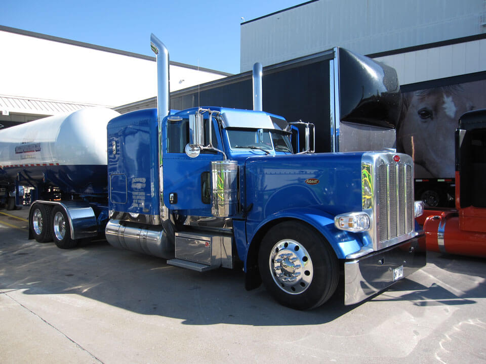 Blue peterbilt heavy duty truck